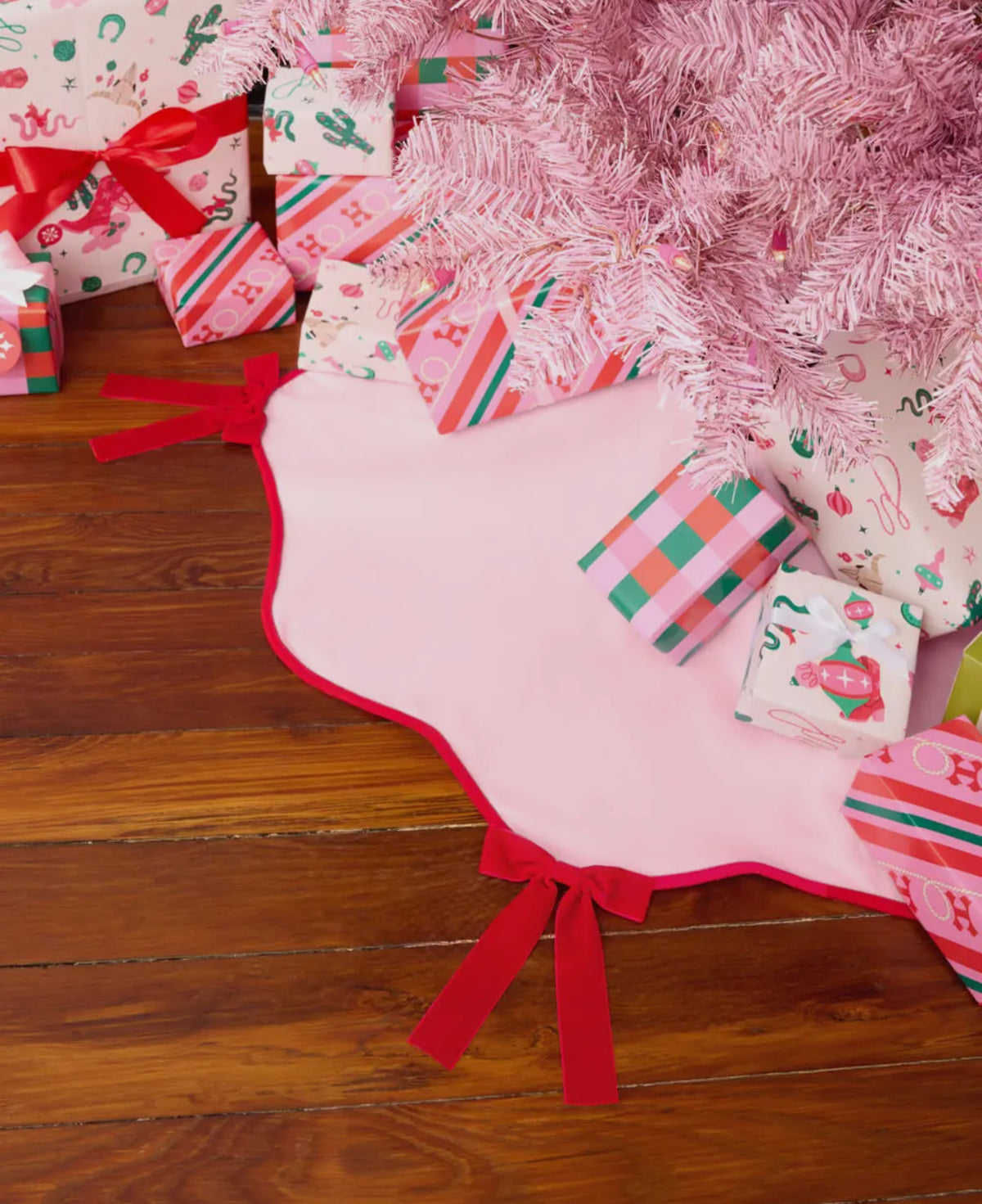 Pretty in Pink Tree Skirt