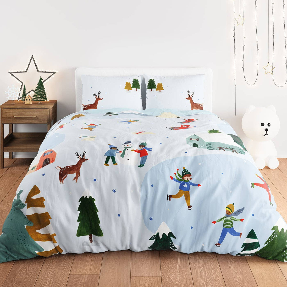Kids Twin Bedding Duvet/Pillowcase Set: Snowy Days (Holiday / Winter themed)